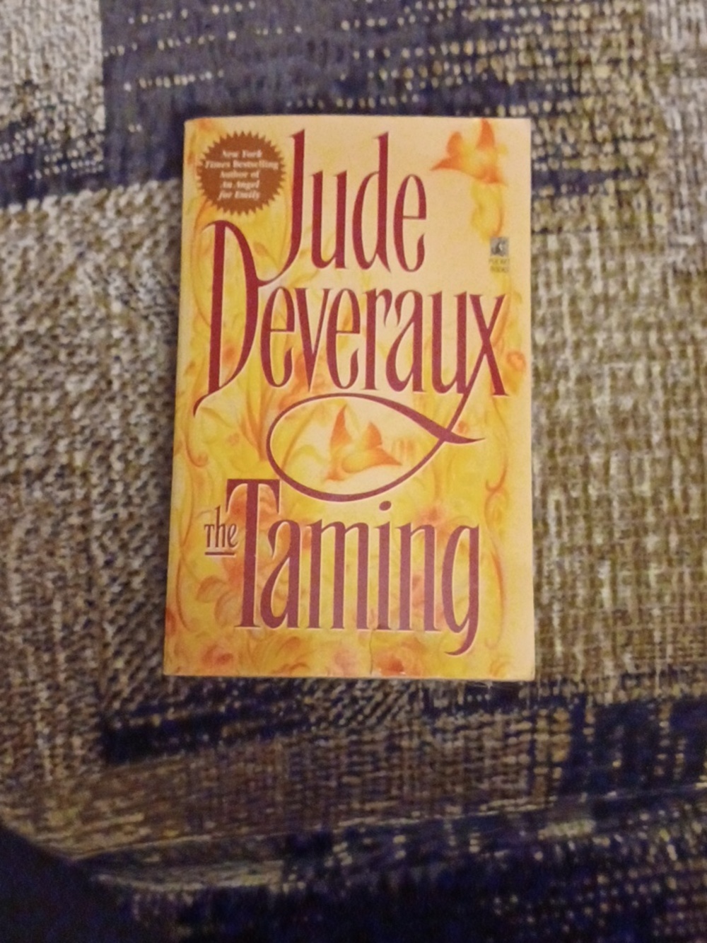 $4 Add-on Jude Deveraux "The Taming" - Paperback Book